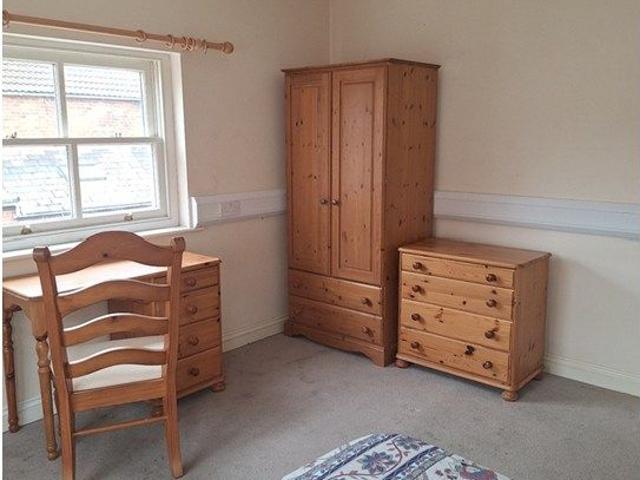 Room for rent in Kings Barton, Gloucester