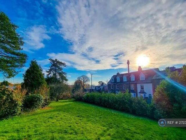 House for rent in Red Hill, Surrey