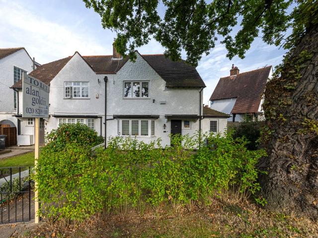 House for rent in London Borough of Barnet, Greater London
