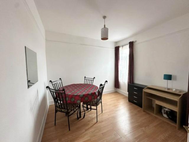 Apartment for rent in Upton, Greater London