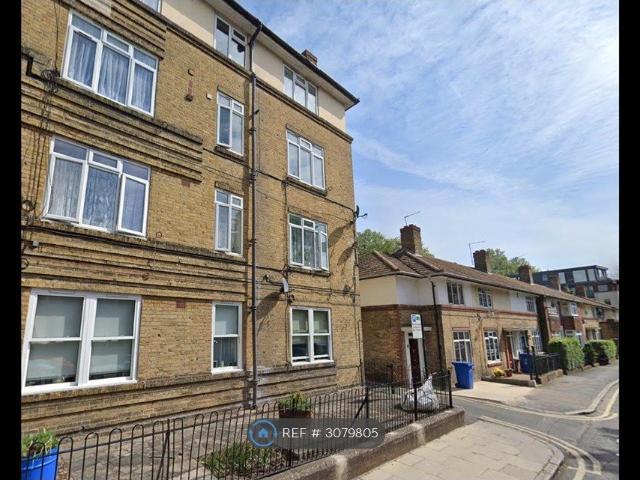 Apartment for rent in Bermondsey Village, Greater London