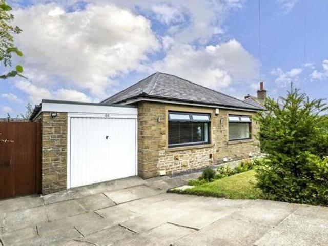 House for sale in Huddersfield, West Yorkshire