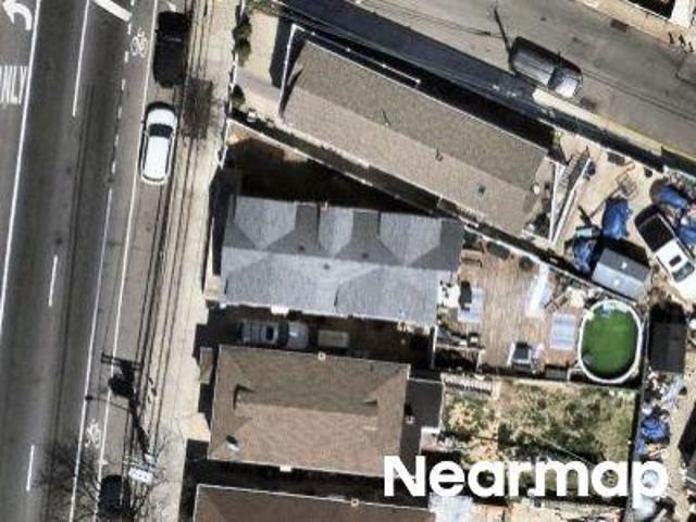 House for sale in Queens, Arverne