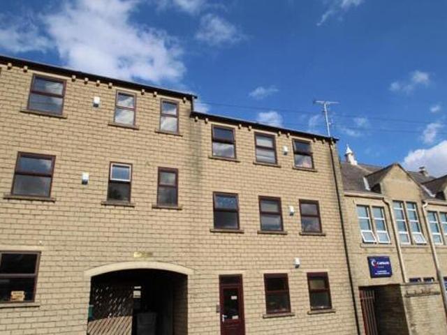 House for rent in Cleckheaton, West Yorkshire