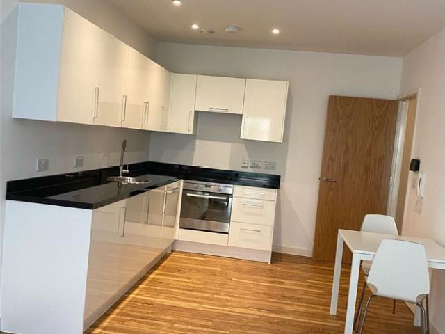 Apartment for rent in Cavalier Hill, Leeds