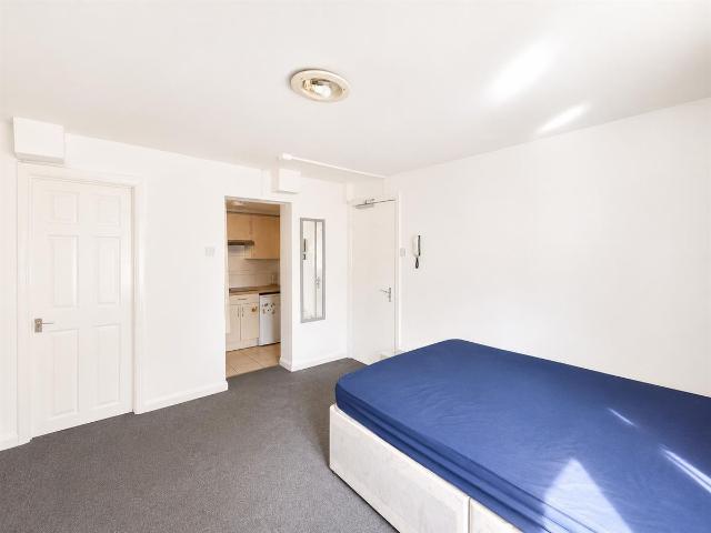 Studio for rent in London Borough of Hounslow, Greater London