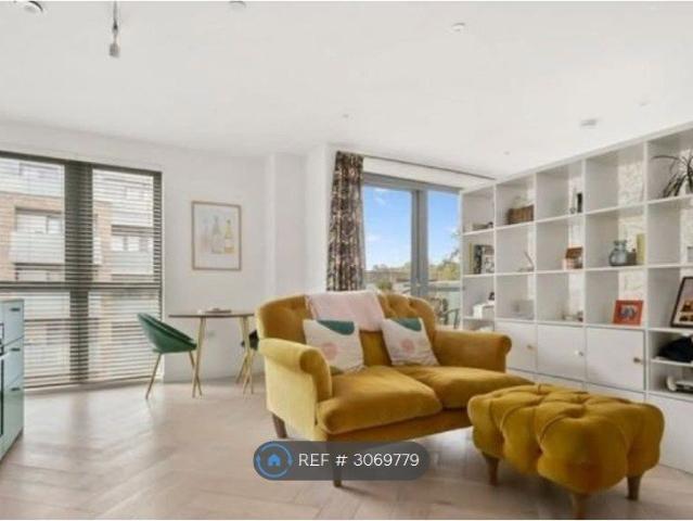 Studio for rent in London Borough of Haringey, Greater London