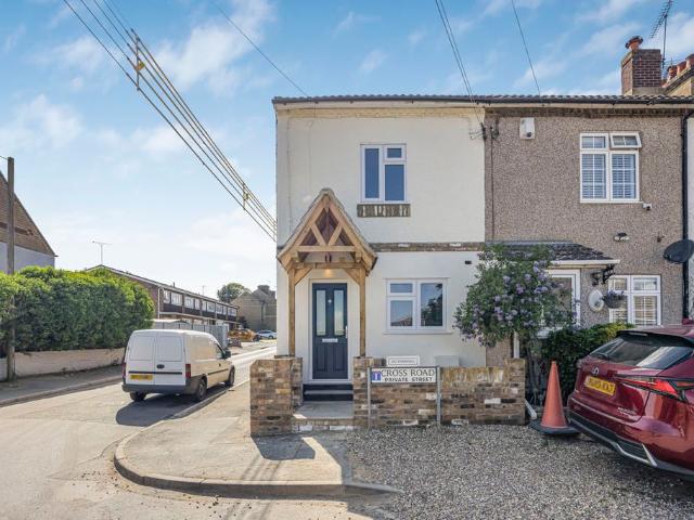 Apartment for rent in Hawley, Monks Orchard