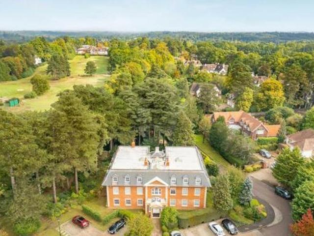 House for sale in Ascot