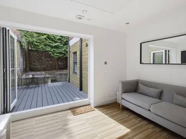 Apartment for rent in Avenham, Higher Bartle