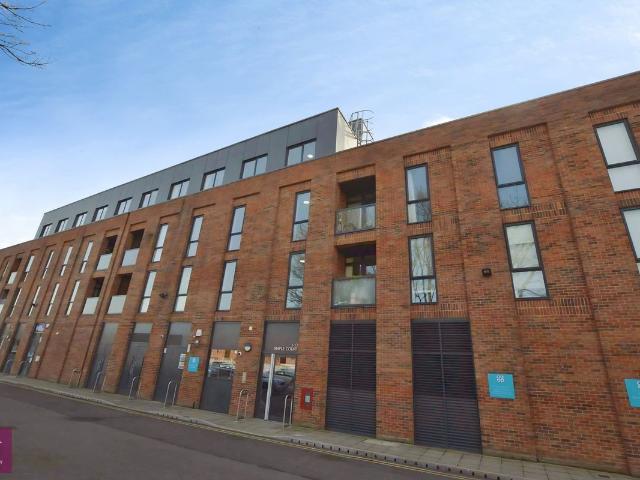 Apartment for rent in Sale Moor, Trafford Park