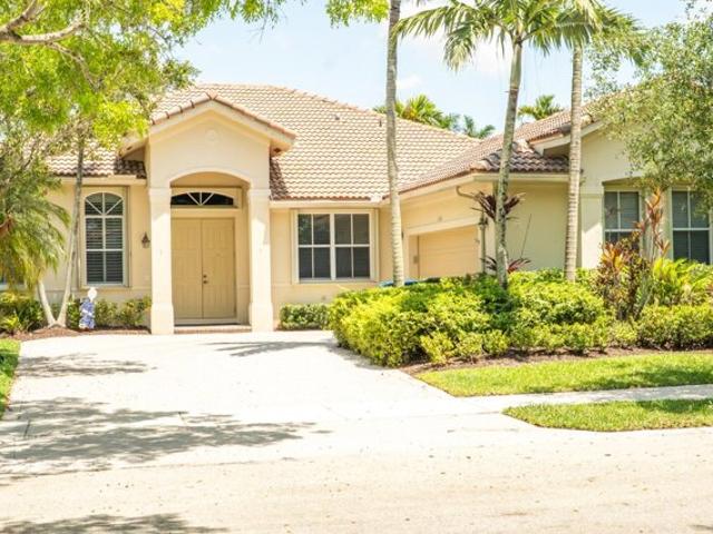 House for sale in Weston