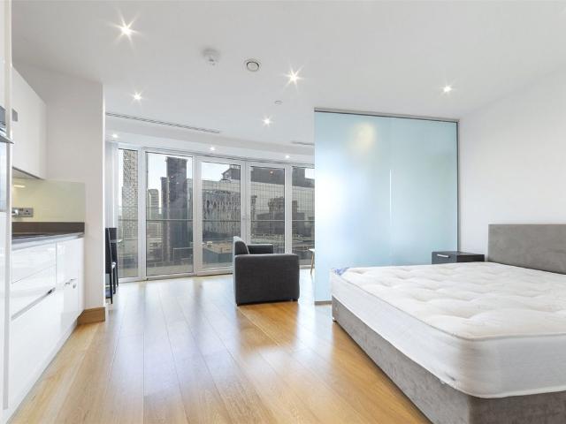 Studio for rent in Isle Of Dogs, Greater London