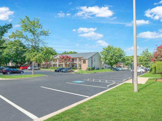 Apartment for rent in Crossing at Reedy Creek, Charlotte
