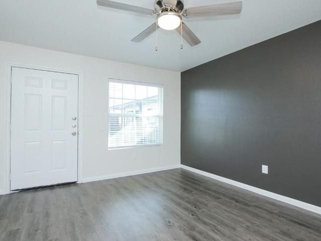 Apartment for rent in Cloverleaf, Harris County