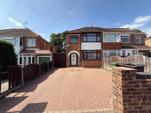 House for rent in Aldersley, Claregate