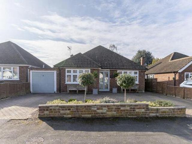 House for sale in Chertsey, Runnymede