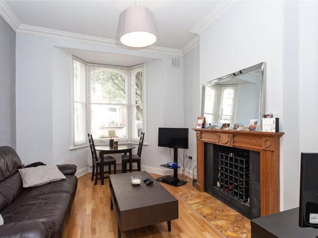 Apartment for rent in Highbury, Greater London