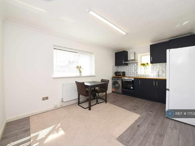Apartment for rent in London Borough of Barnet, Greater London