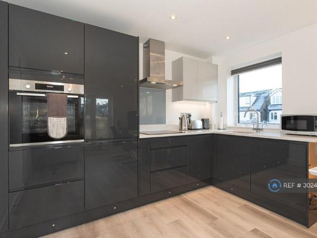 Apartment for rent in Navestock Side, Essex