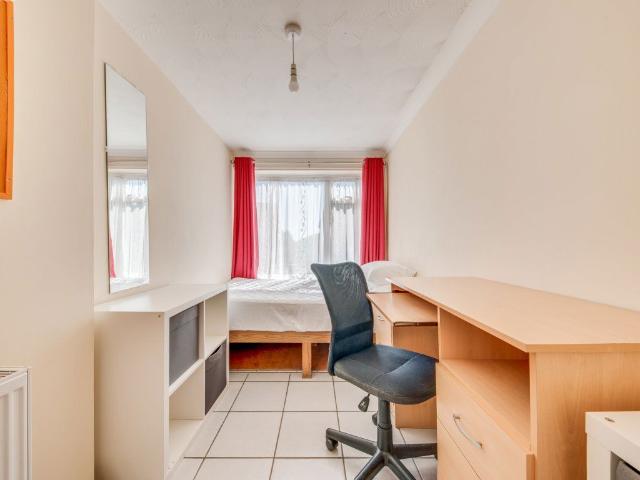 Apartment for rent in Hales Place, The Bridge