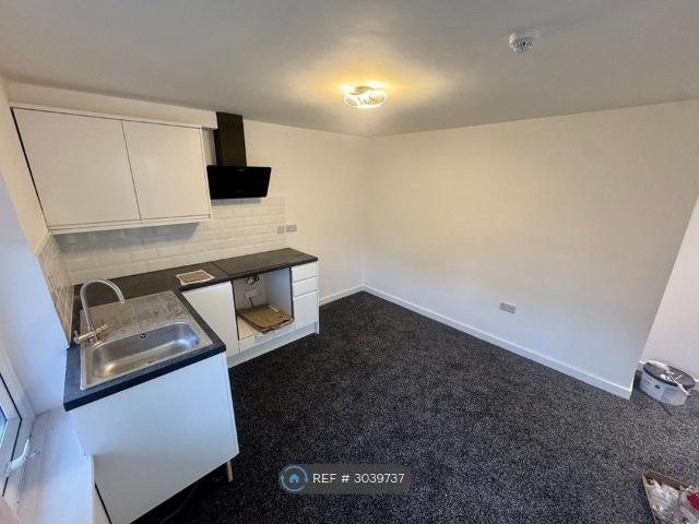 Studio for rent in London Borough of Merton, Mitcham