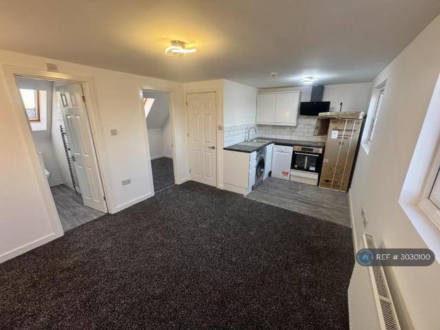 Apartment for rent in London Borough of Merton, Mitcham