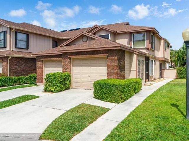 Condo for sale in Greenacres