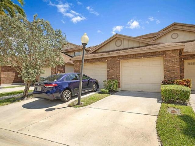Condo for sale in Greenacres