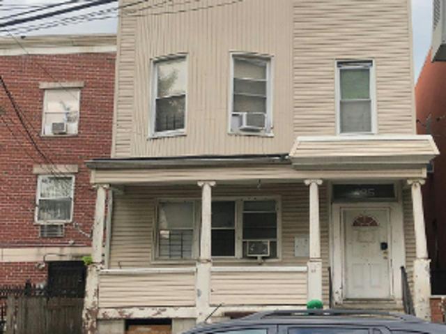 House for sale in The Bronx, Arverne