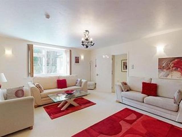 Apartment for rent in Upton, Acol