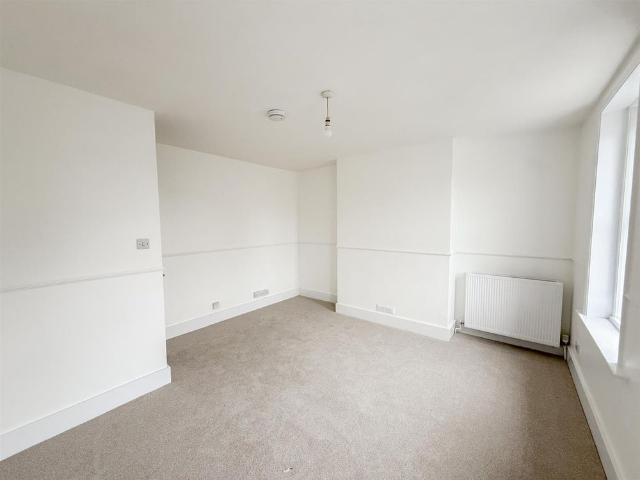 Apartment for rent in Jarvis Brook, Cross In Hand