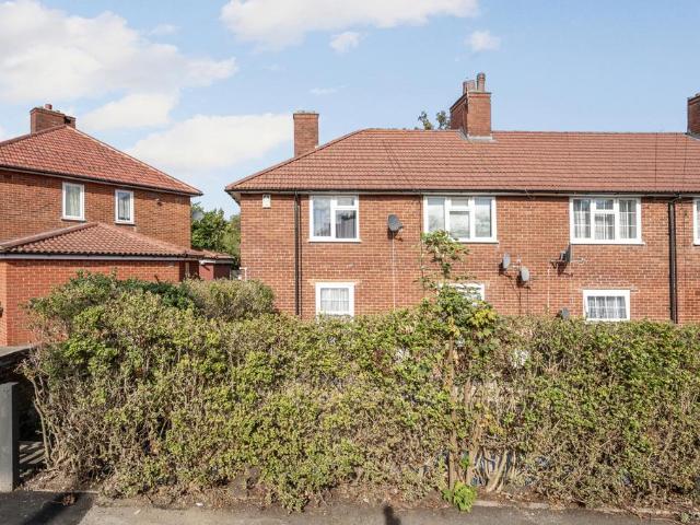 Apartment for rent in London Borough of Merton, Greater London