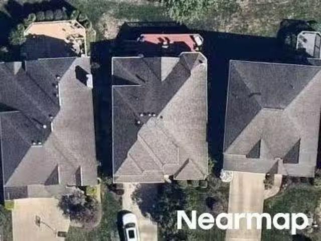 House for sale in Elyria