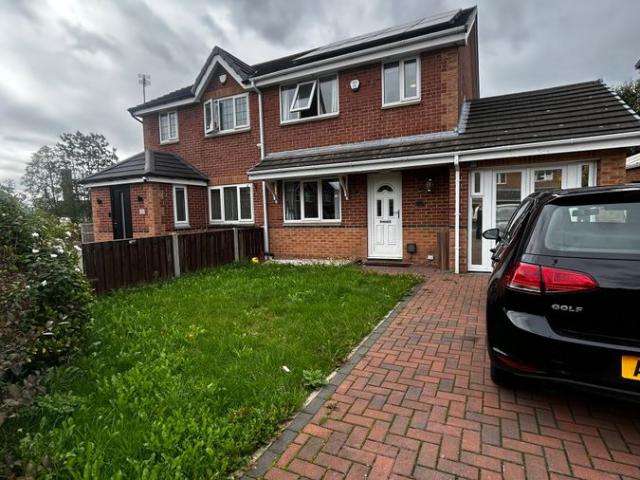 House for rent in Dewsbury, Kirklees