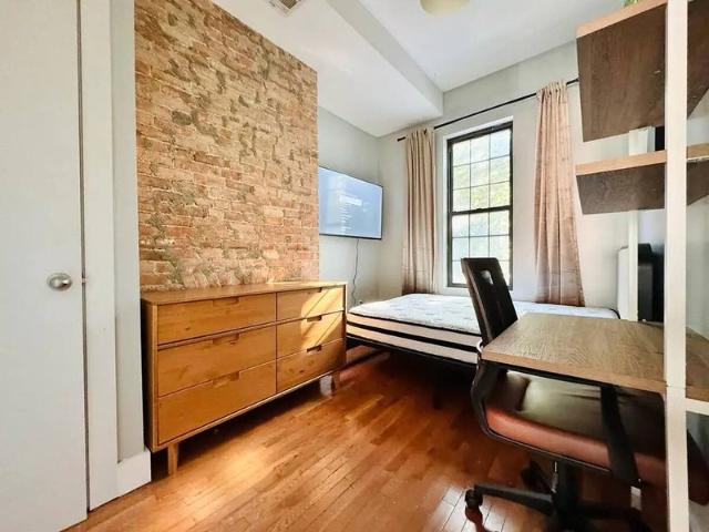 Room for rent in Arverne, New York