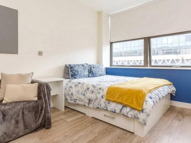 Studio for rent in City Centre, Feckenham