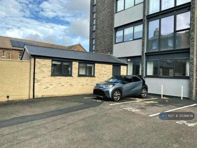 Apartment for rent in Southtown, Stokesby