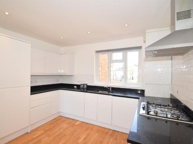 Apartment for rent in Southgate, Greater London