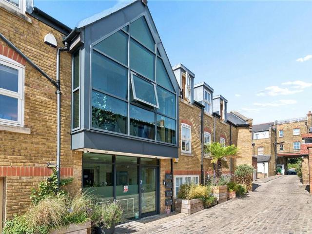 Apartment for rent in St Margarets, Greater London