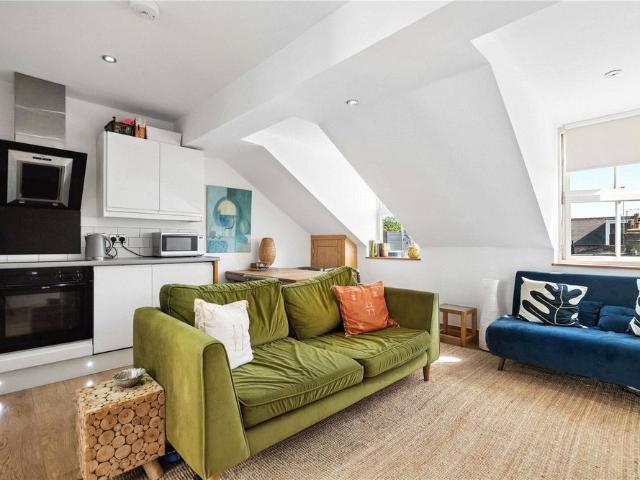 Apartment for rent in London Borough of Richmond upon Thames, Greater London