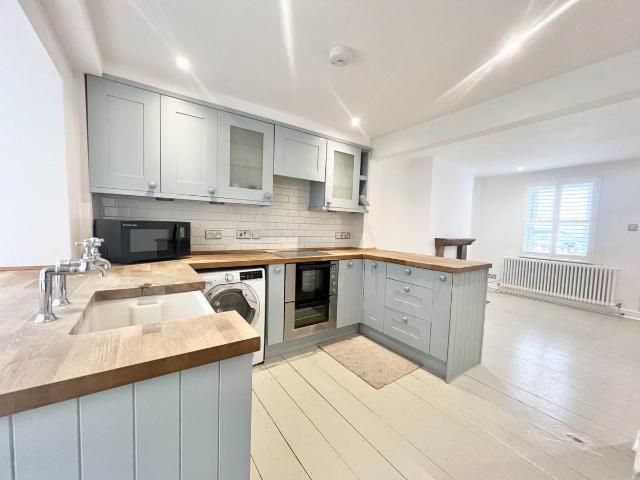 House for rent in Navestock Side, Essex