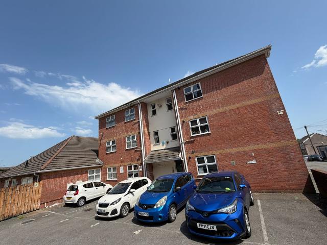 Apartment for rent in Nangreaves, Wales