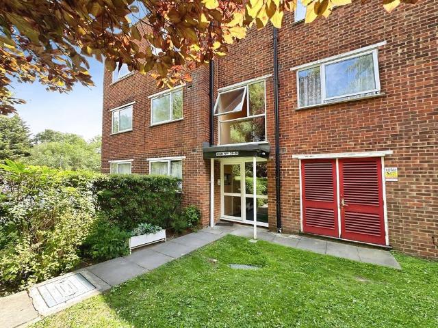 Apartment for rent in Preston, Greater London
