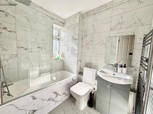 Apartment for rent in Temple Mills, Greater London