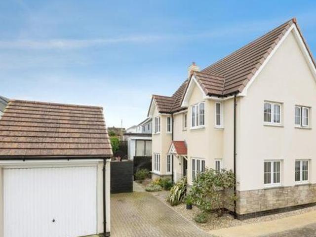 House for sale in Hayle, Cornwall