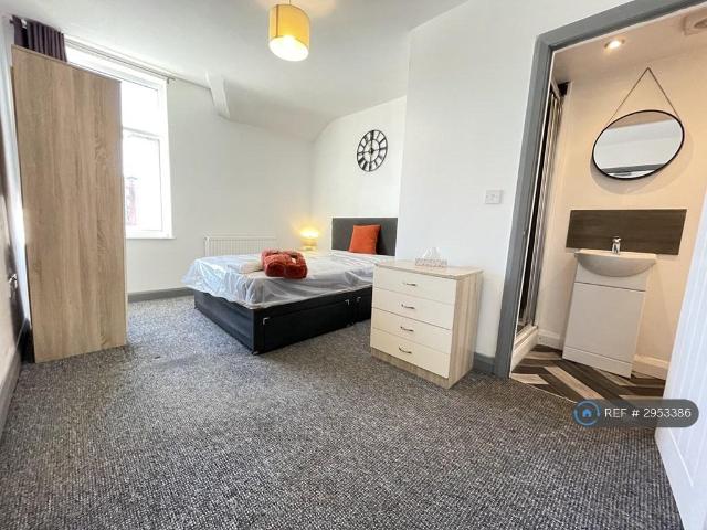 House for rent in Guide Bridge, Greenheys