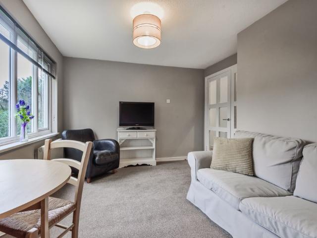 Apartment for rent in Southfields, Greater London