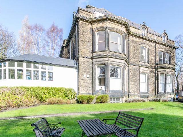 Apartment for rent in Calderstones