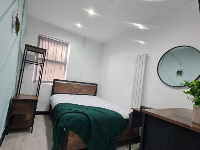 Room for rent in Calderstones
